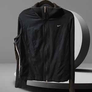 NIKE SPORTSWEAR Logo Black White Gym Active Leisure Jacket Womans